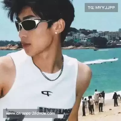 万桢翼